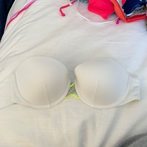 NWOT Victoria’s Secret bikini top
